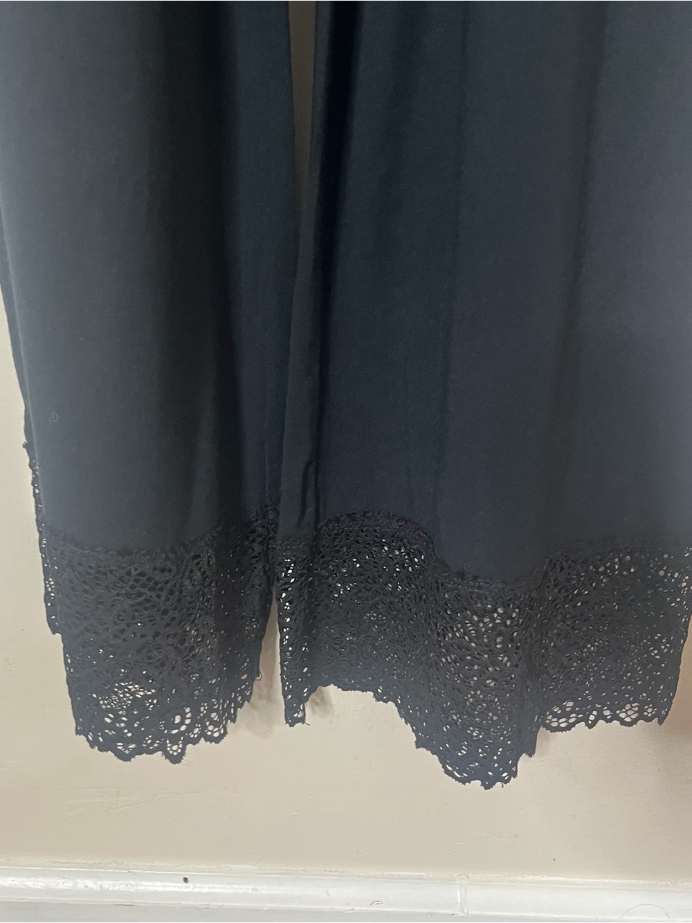 Victoria’s Secret Women’s Black V~Neck Lace Trim Sexy Sleep Jumpsuit Sz S - Picture 11 of 12